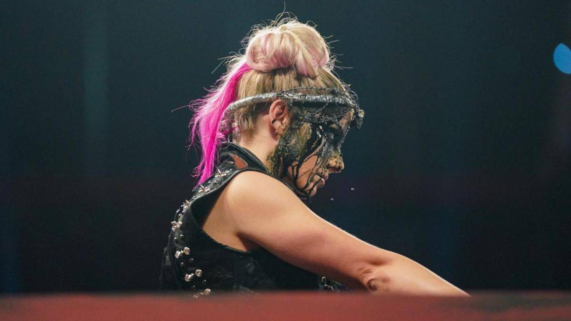 wwe的惊天阴谋论小魔女与邪神明分暗结复制经典就在眼前