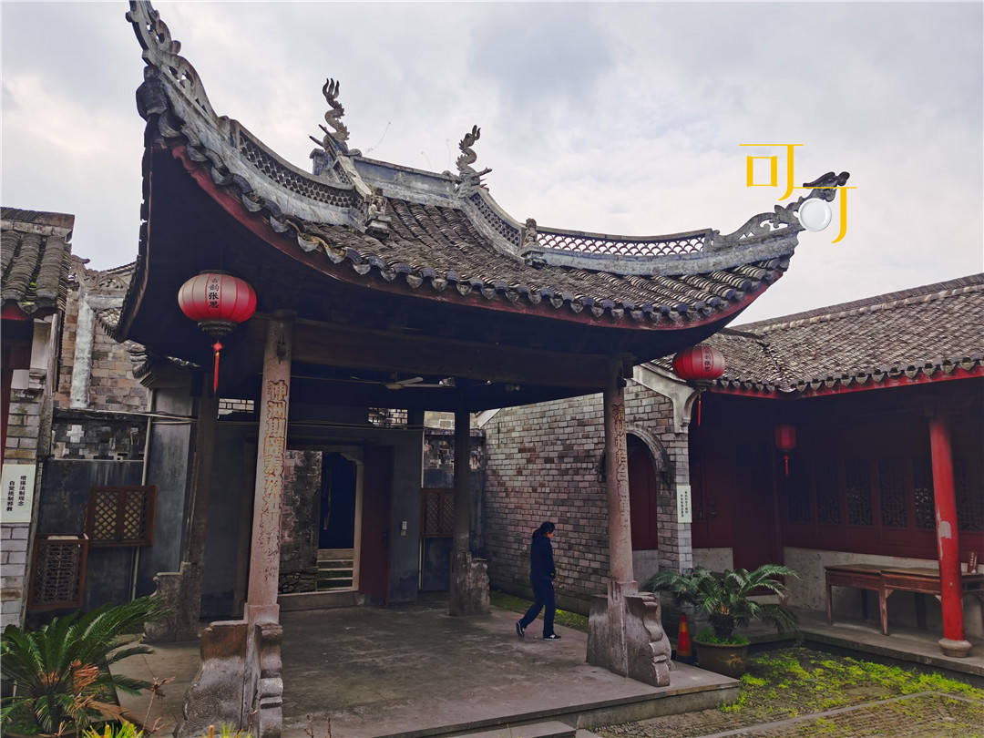 游天台张思古村,两个人吃农家菜125元,三个菜一瓶酒你看怎么样