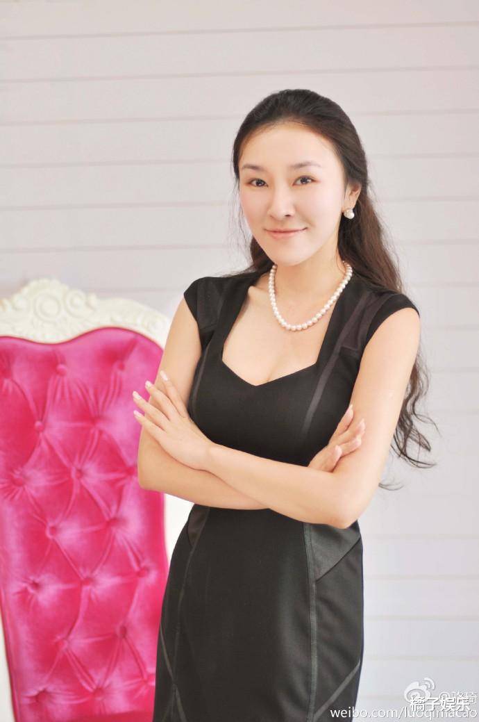 还记得《非诚勿扰》的豪门千金骆琦吗?"放弃"家产活成了李子柒