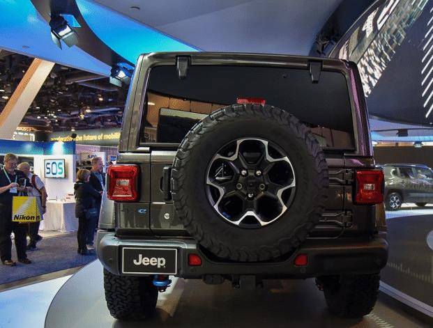 越野界的全新"大黑豹",配可拆卸车门,四驱 三把锁,爆375匹马力