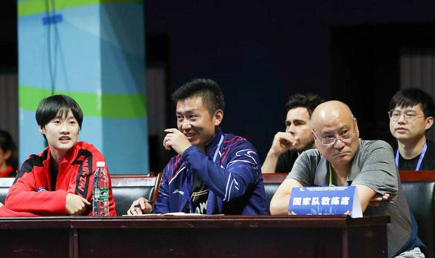 李矛辞掉国家队主教练去外国执教为何他却又一心想回国执教