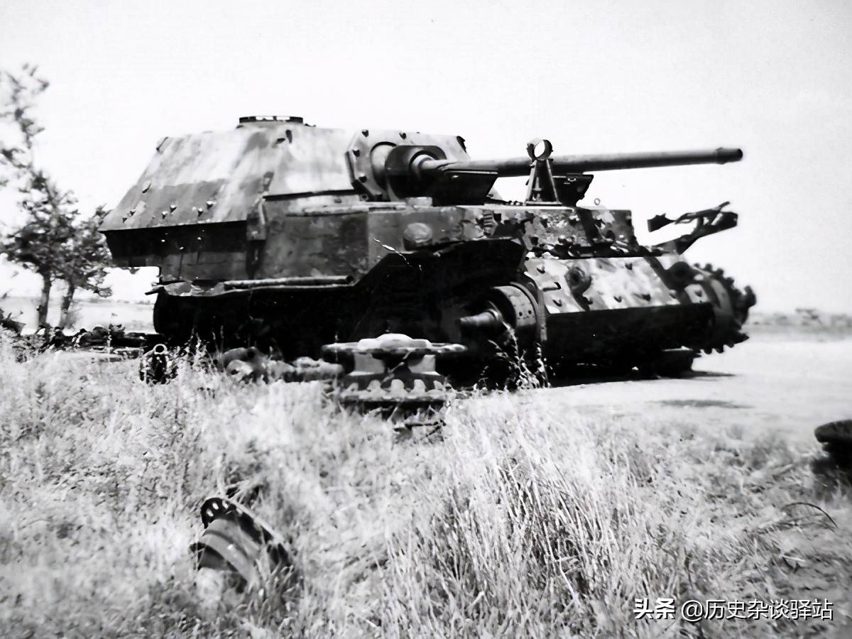 只剩下两辆完好的象式歼击车,分别保存于美俄两国的博物馆中,以供世人