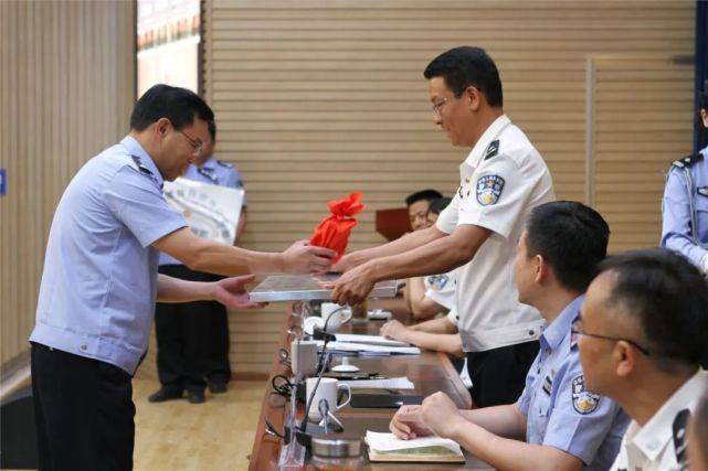 大机关大警种 ad6d7f849ca546628ea663e064c34774.jpeg