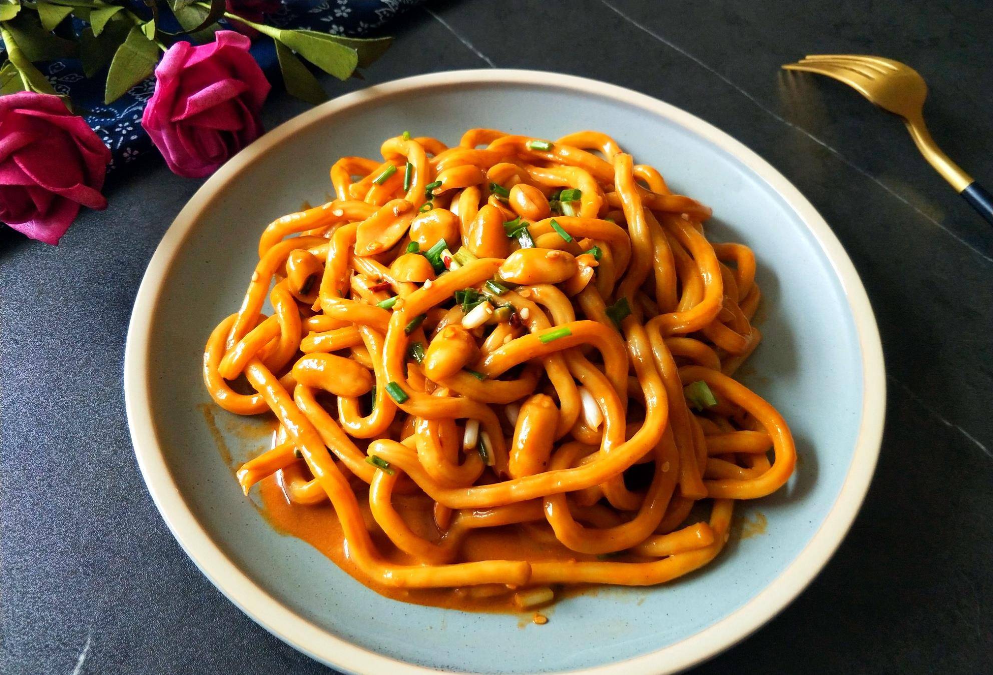 土豆粉里加点这个佐料好吃到舔盘孩子说他还可以再吃一碗