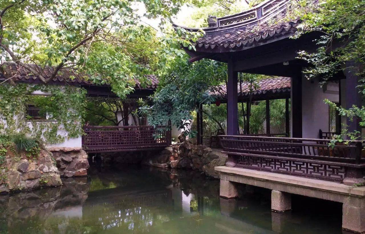 一处始建于明代的古典园林建筑,是中国江南著名的园林景区_无锡市