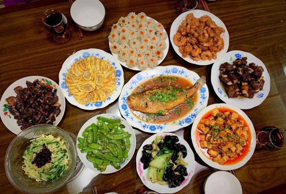 朋友圈年夜饭大全第一桌最丰盛网友评论扎心却句句在理