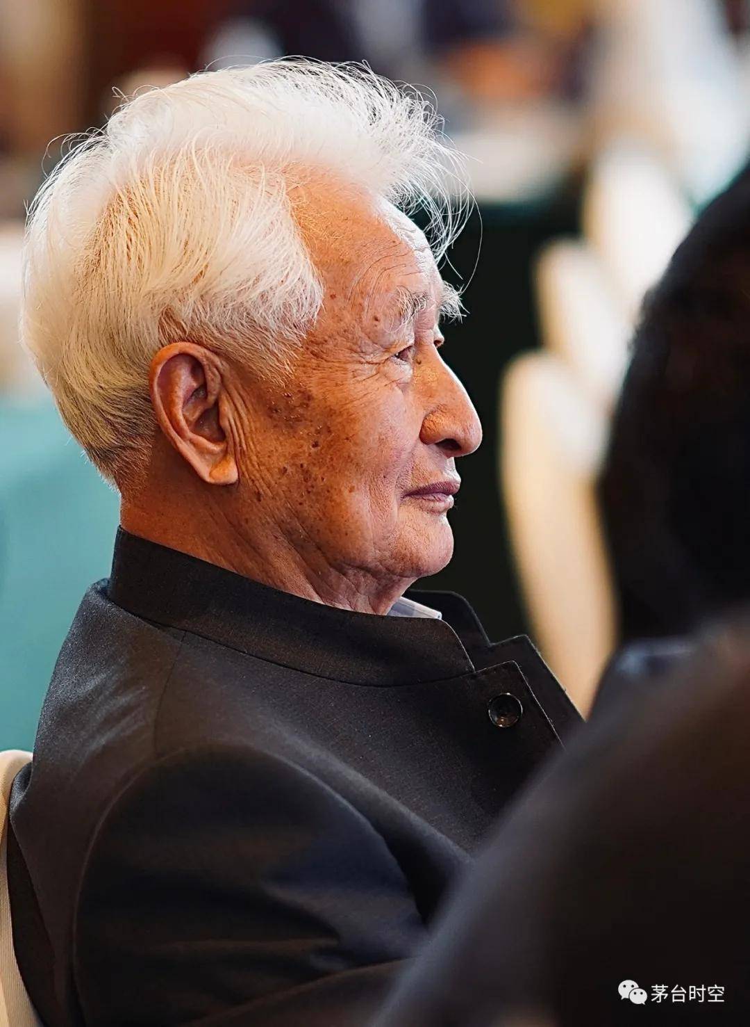 82岁寿辰当天季克良现身圆桌会议为贵州白酒打call