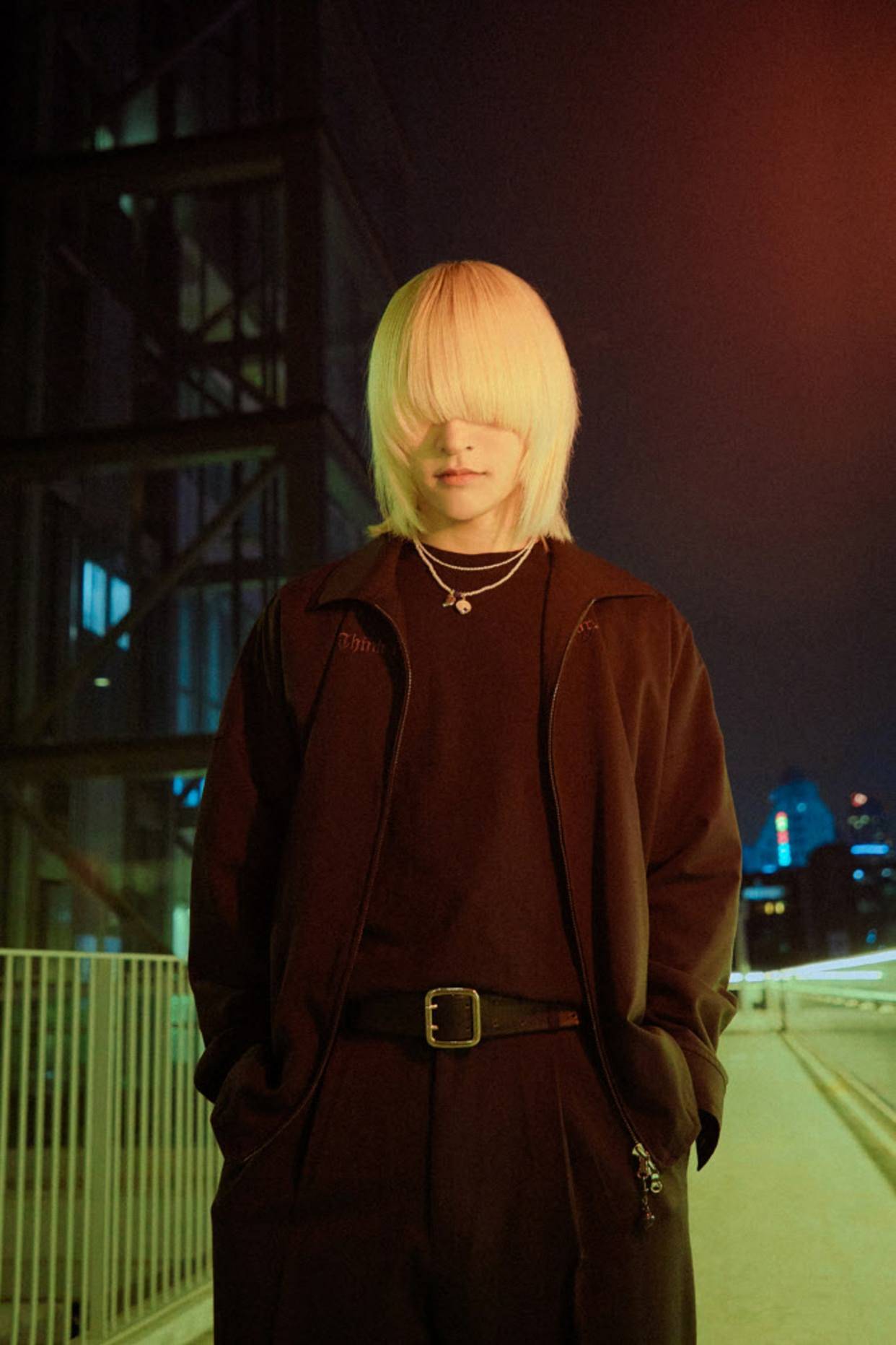 韩国男偶像为人气牺牲视觉,上节目揭开"瀑布刘海"现真身_junji