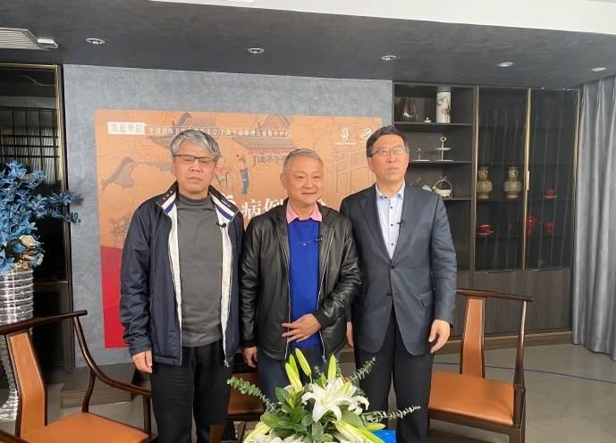 贾宝玉扮演者欧阳奋强近照曝光,荣国府里寻记忆,年华垂暮显老态