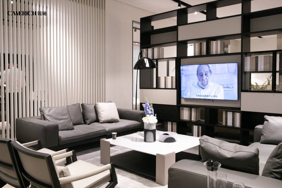 卧室,餐厅等一体化软装空间,也汇聚了锐驰家具(江阴站)新展厅沙发