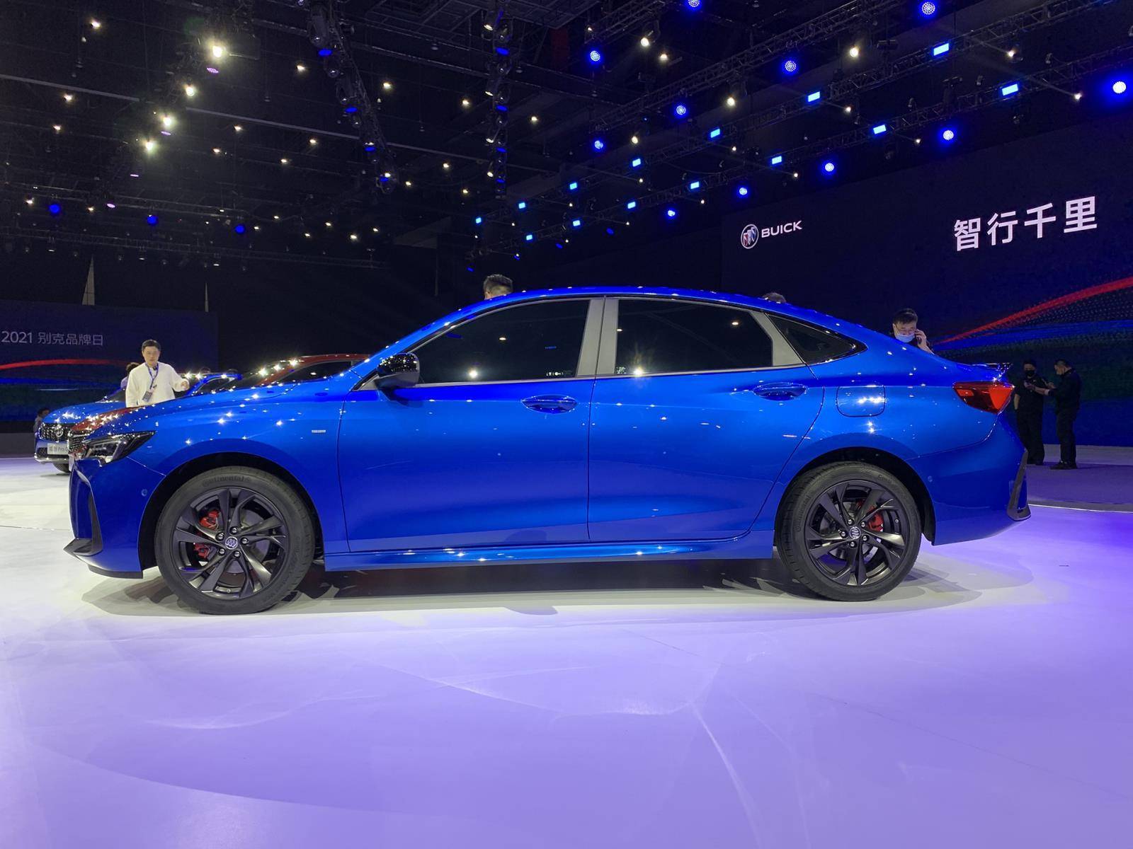 上海车展别克威朗pro家族亮相内外升级换装15t四缸机