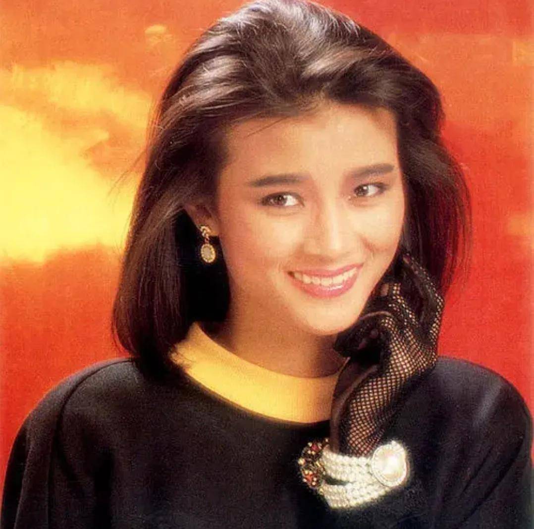 83版《射雕》黄蓉落选者,为子女多年不婚,她是娱乐圈最美妈妈_黎燕珊