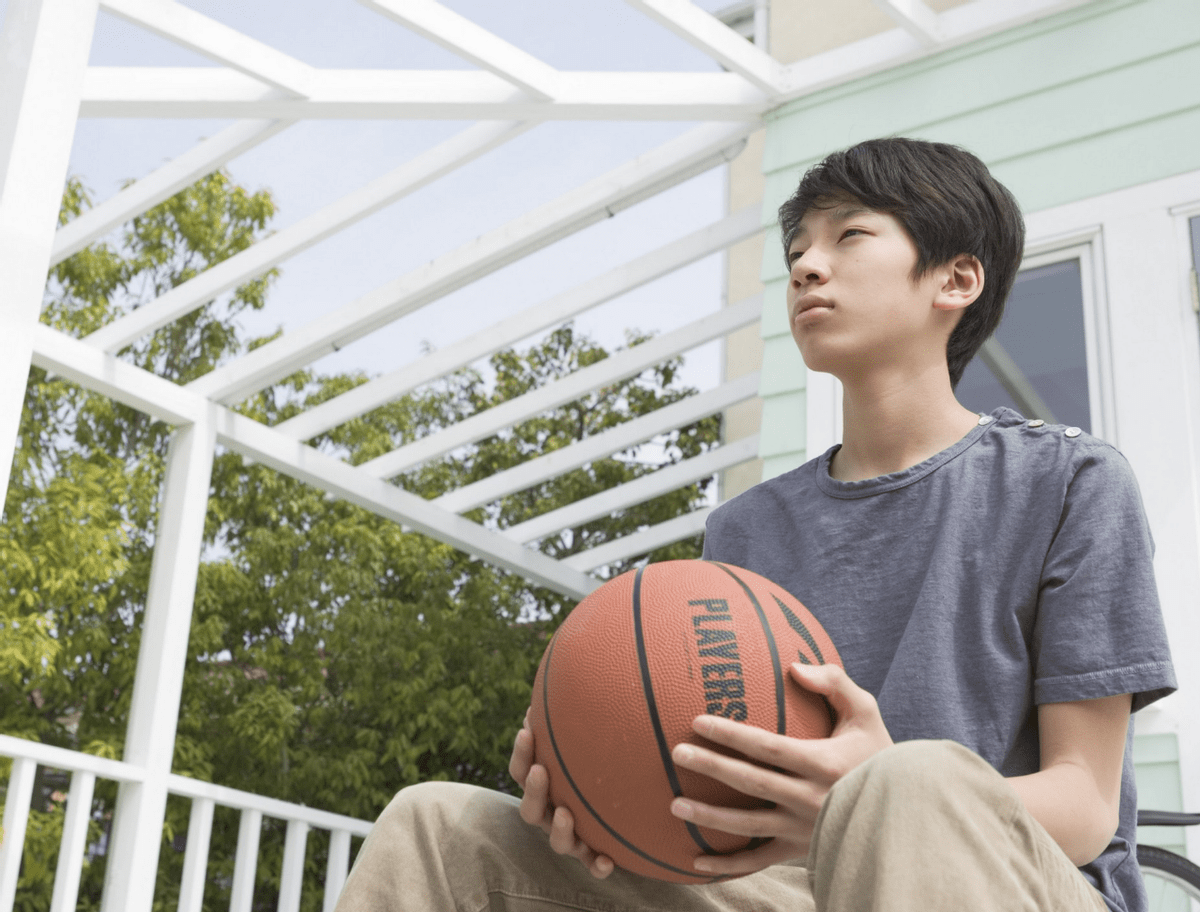 yubo的使命,是想帮助青少年脱离"线下"的桎梏,进行一种纯粹的"线上