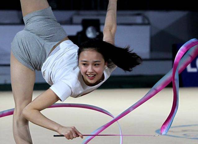 韩国艺术体操精灵,22岁独揽5金,曾示爱宁泽涛被拒,25岁仍单身_孙妍