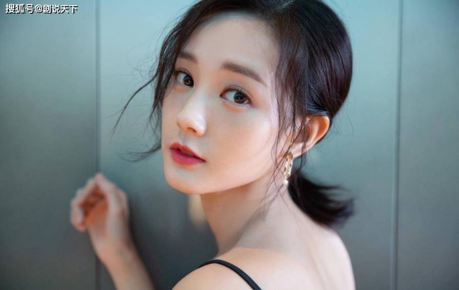 放弃茶馆进圈追梦，一出道就是于正女主，6年12部女主剧仍未爆红