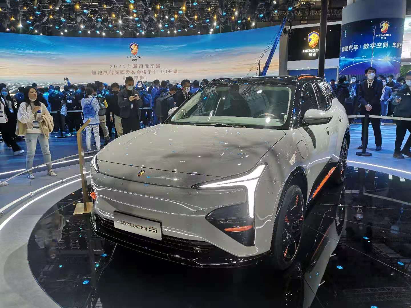 不只是秀肌肉恒驰九车亮相上海车展背后蕴藏深意