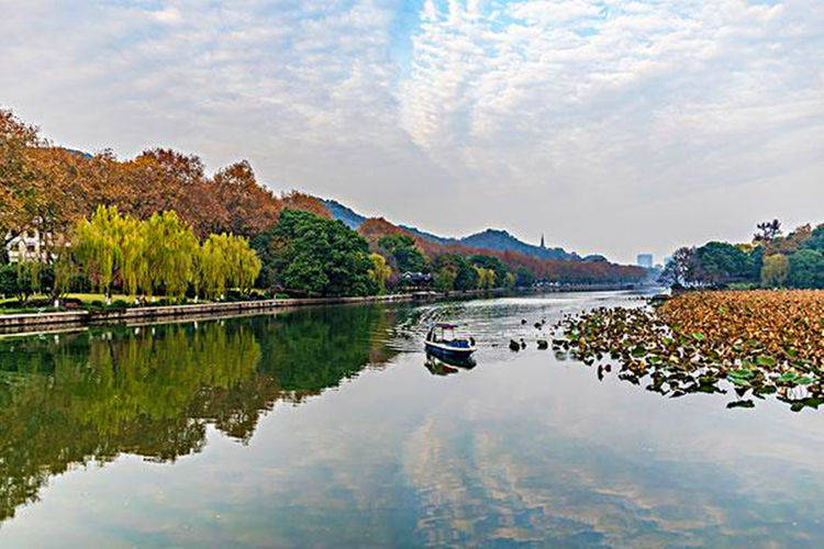 观赏西湖最佳之地——孤山,山高仅38米,有很多景点_手机搜狐网