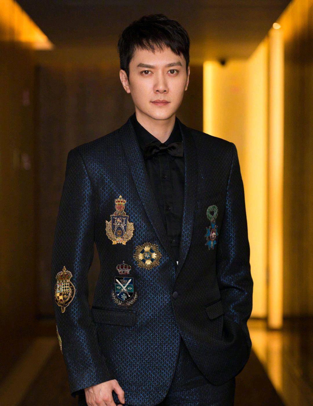 赵丽颖冯绍峰离婚因聚少离多选择离婚二人将共同抚养孩子