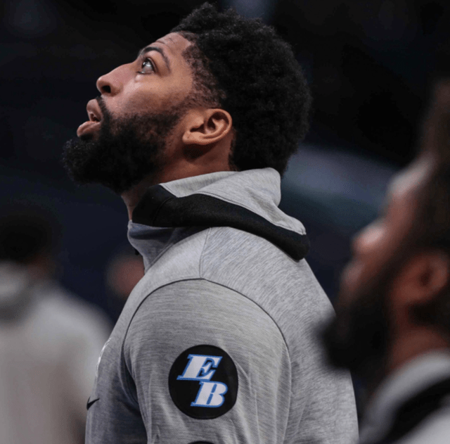 浓眉哥首次复出17分钟里10投2中对手投篮命中率达到67