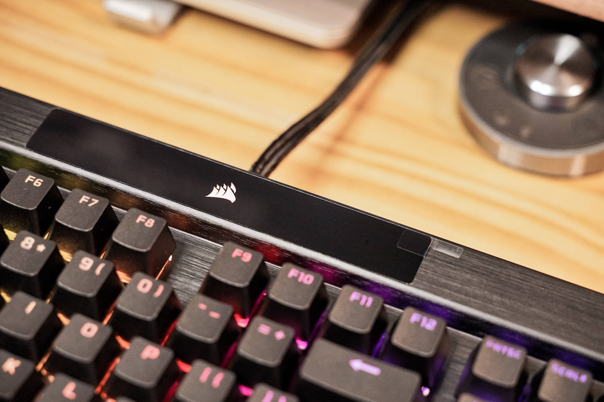 船新开始船新体验美商海盗船k100rgbopx光轴键盘上手