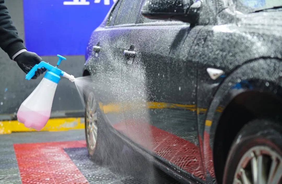 如何自己洗车出泡沫 cb87f8d1c5824847b289d03f463f3bbc.jpeg
