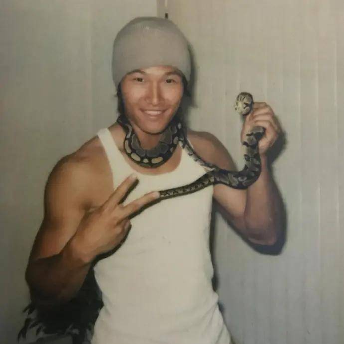 【20210425 ins】来自tiny哥的生日祝福 这是什么古早照片金钟国0425