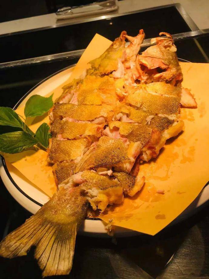 蒜香鲈鱼排骨大包沐森厨房遵循"食疗养生"的概念用心研发四季养生菜系