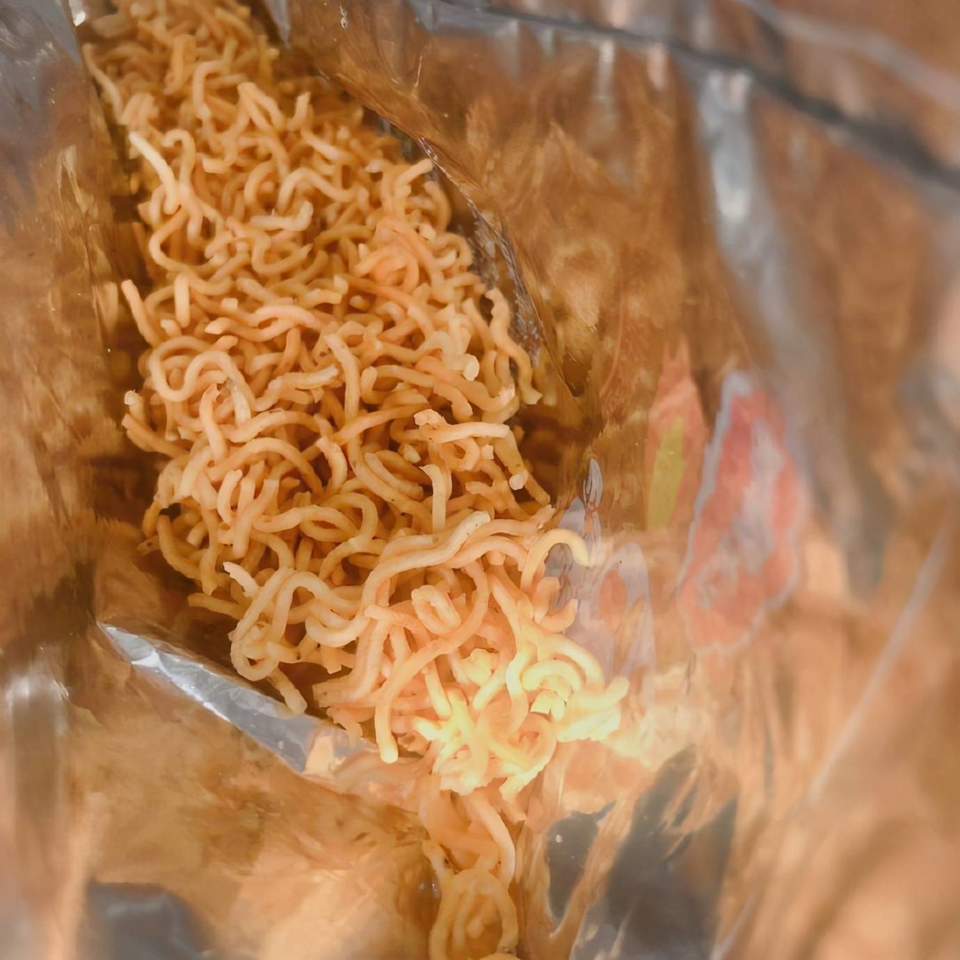 乾脆面這種小零食，你喜歡放粉包吃嗎？ 熱愛美食 第1张