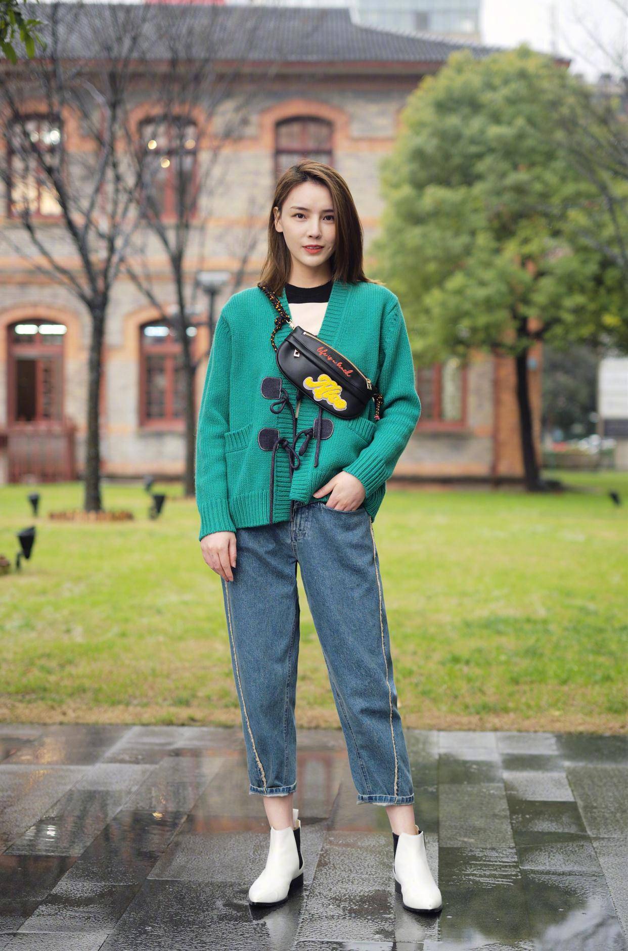 原创换季时节解锁牛仔裤高级穿法和这几款上衣搭配洋气时髦