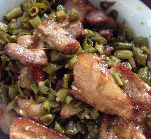 回锅肉配什么菜好吃啊 70f8d676be744846a0a02779ec104c3d.jpeg