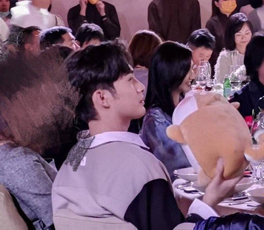 司藤答谢宴举行,网友:办得倒像婚礼