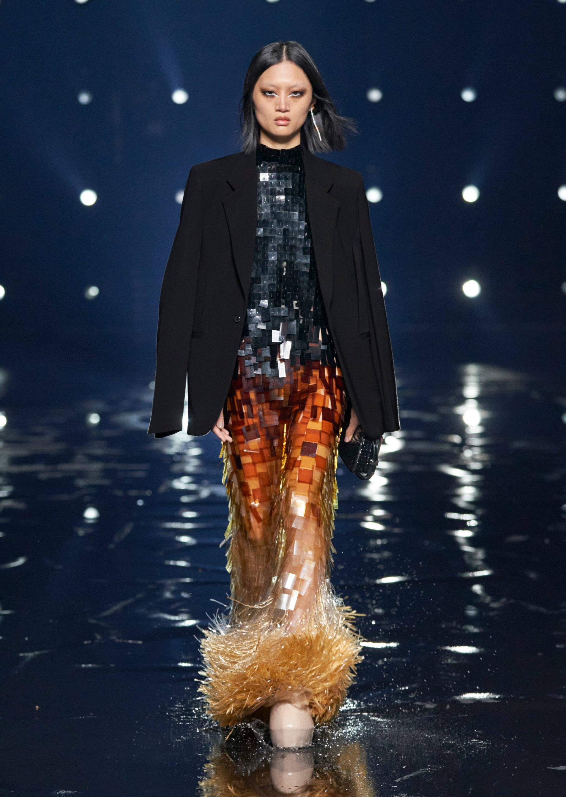 givenchy以2021秋冬系列鬼魅前卫性感强势出击
