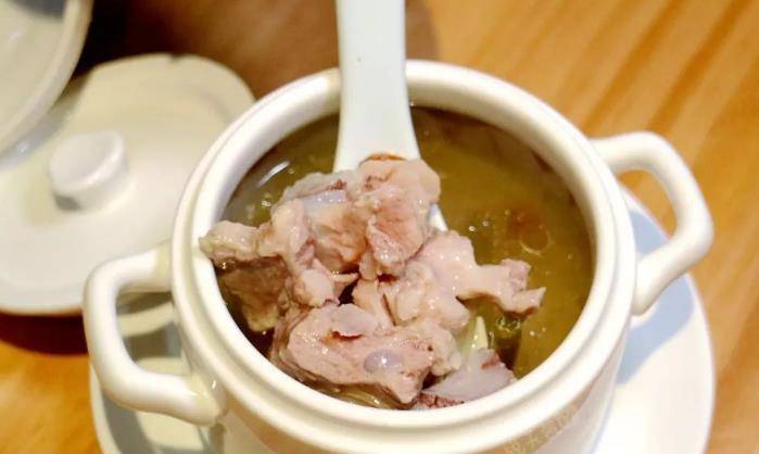 原创炖排骨汤或肉汤加这3种料是大错难怪汤发黑肉发柴味道怪