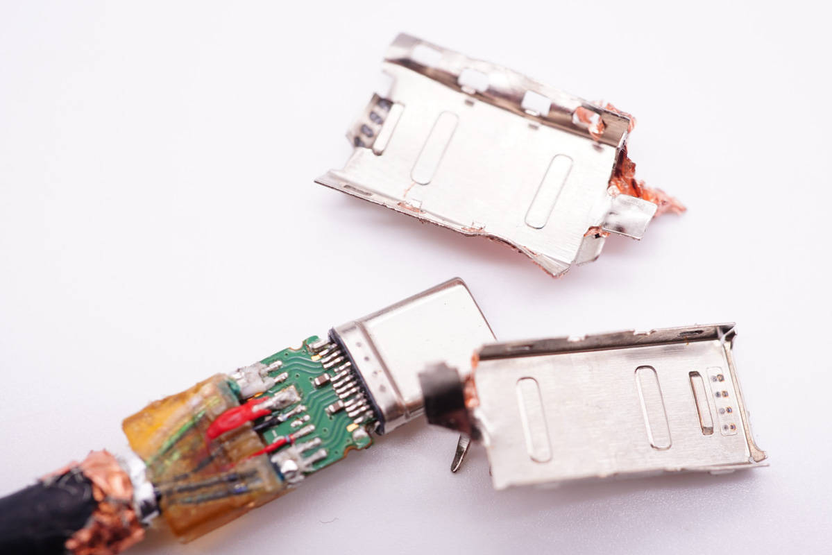 内置|讯光电子0.8米USB4数据线拆解，内置赛普拉斯控制器