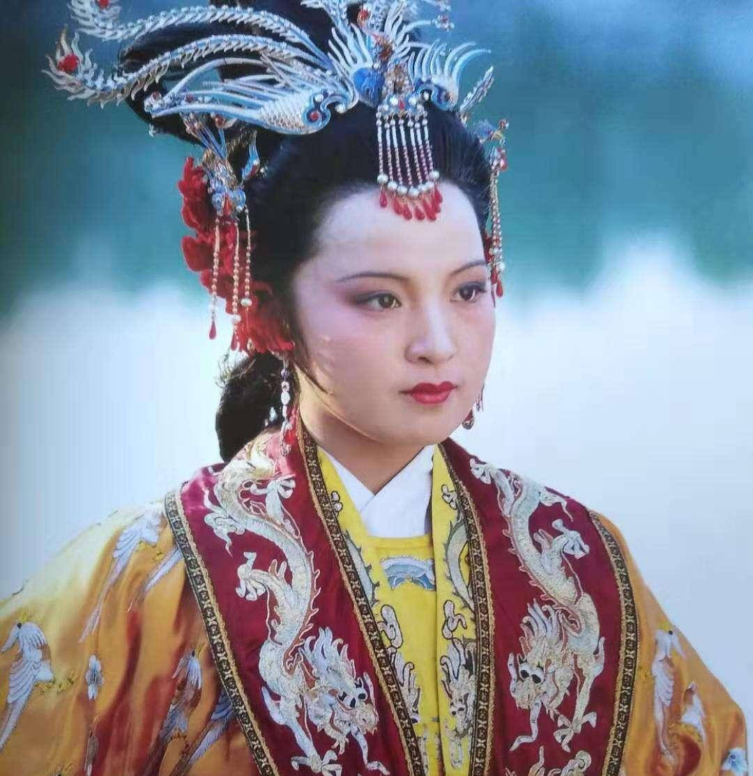 读《红楼梦》:贾元春当上了凤藻宫尚书,这是一个什么样的官职?_皇帝