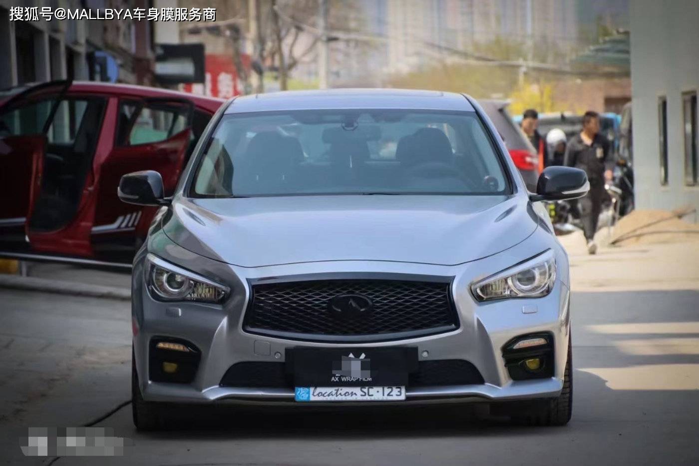 英菲尼迪q50l换色gt银 全身散发出抄能量