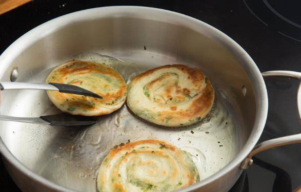 平底锅和电饼铛哪个更好用 2a2b775fc8df435294c62fe4babc1759.jpeg