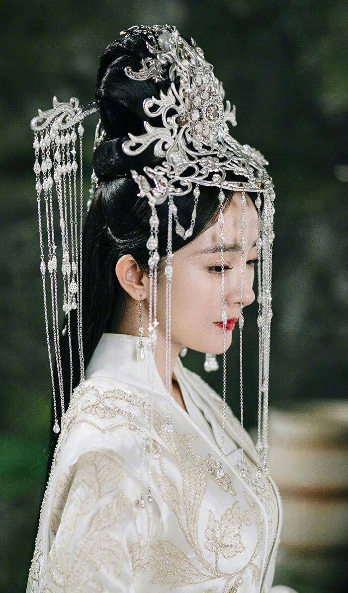 古装剧中穿白色婚服的女星 杨幂杨紫天界婚礼好隆重 宋茜太出戏 阿兰若