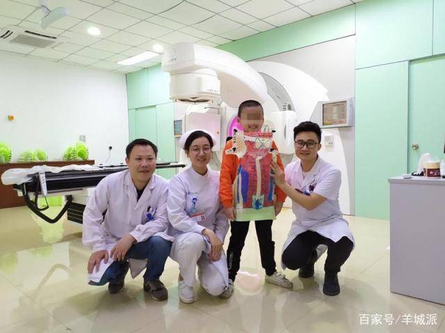 暖心！七岁男童患脑瘤，医护人员帮他化身“蜘蛛侠”对抗病魔_放疗