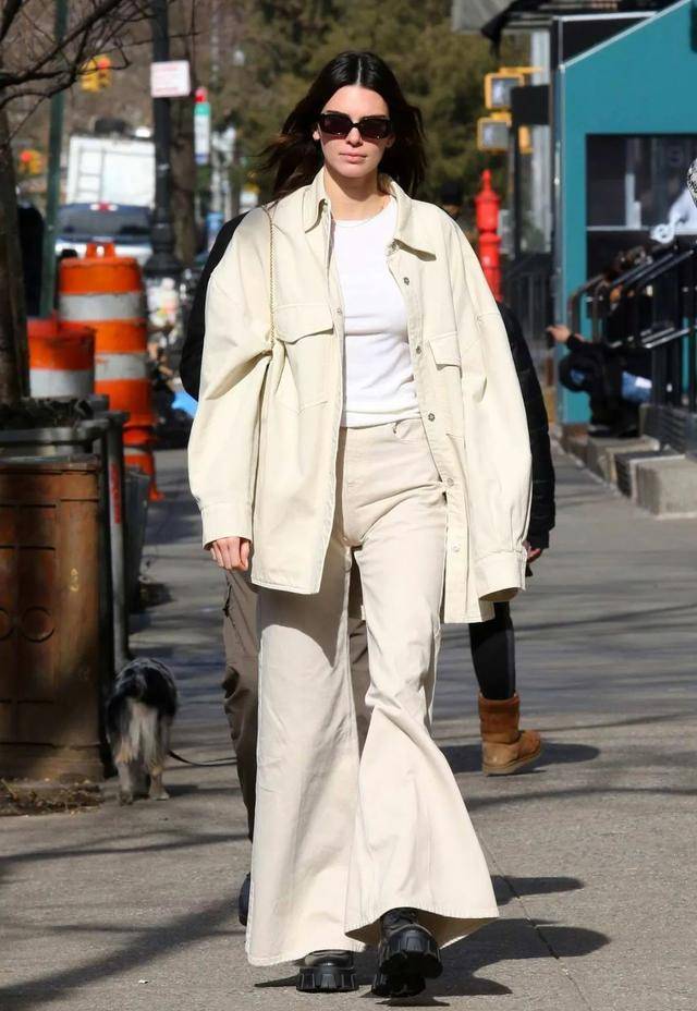 同款背心搭配图片 37e8fe8402a74988b5dc395b3673b22f.jpeg