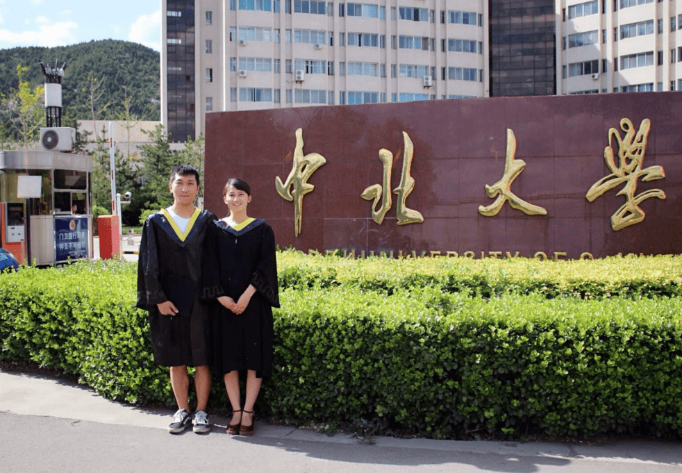 最重要的是,这所大学是国家二级的保密单位,学校的后山有一片区域,是
