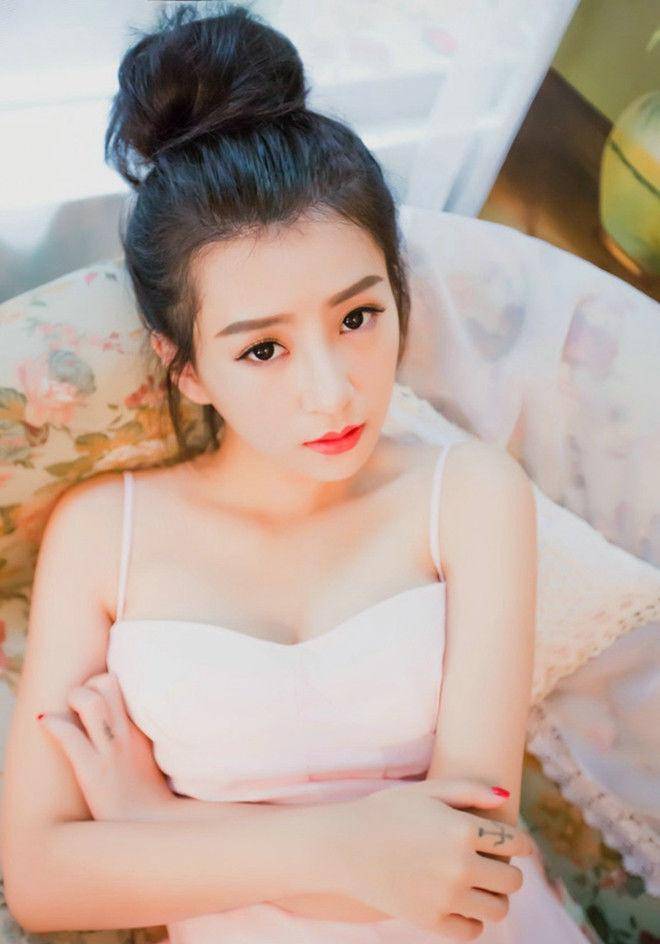 最美红唇美女 a8b963e7148f436096ec5da5041fa943.jpeg