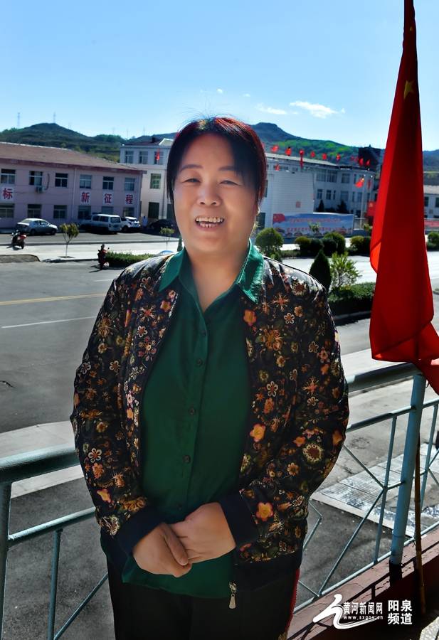 巾帼红王焕娥砥砺前行身化藕谁言女子不如男