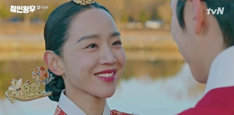 原创《哲仁王后》大结局:金正贤与崔振赫互传情,真王后申惠善被带坏