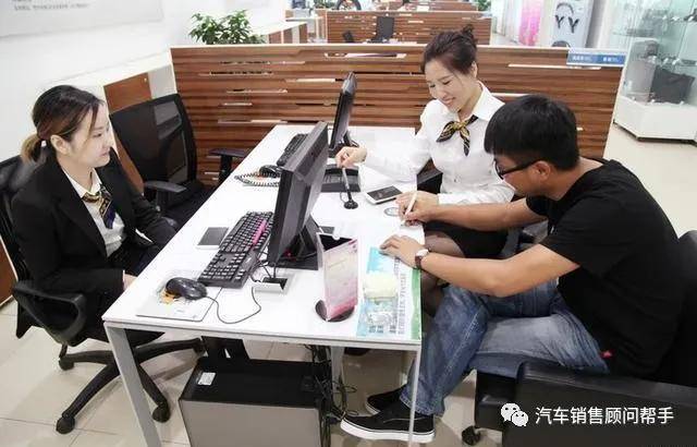 五一劳动节致敬汽车人一个普通女销售顾问的日常