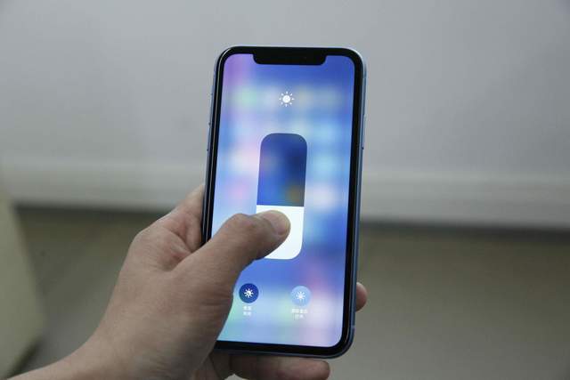 为什么说LCD永不为奴?LCD对比OLED,这些优点很明显_屏幕