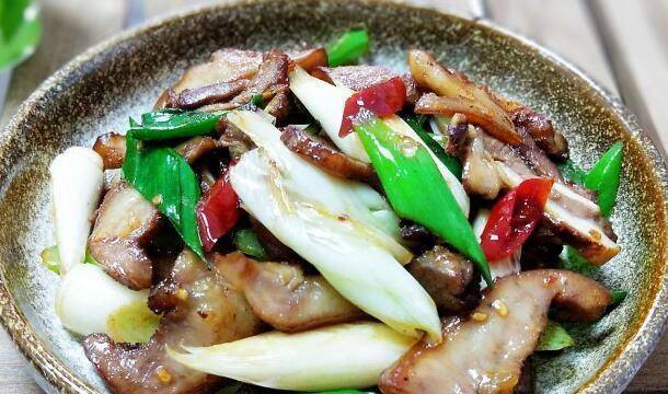 如何炒猪头肉 d473ce3c55324595a19039ebc2904e3e.jpeg