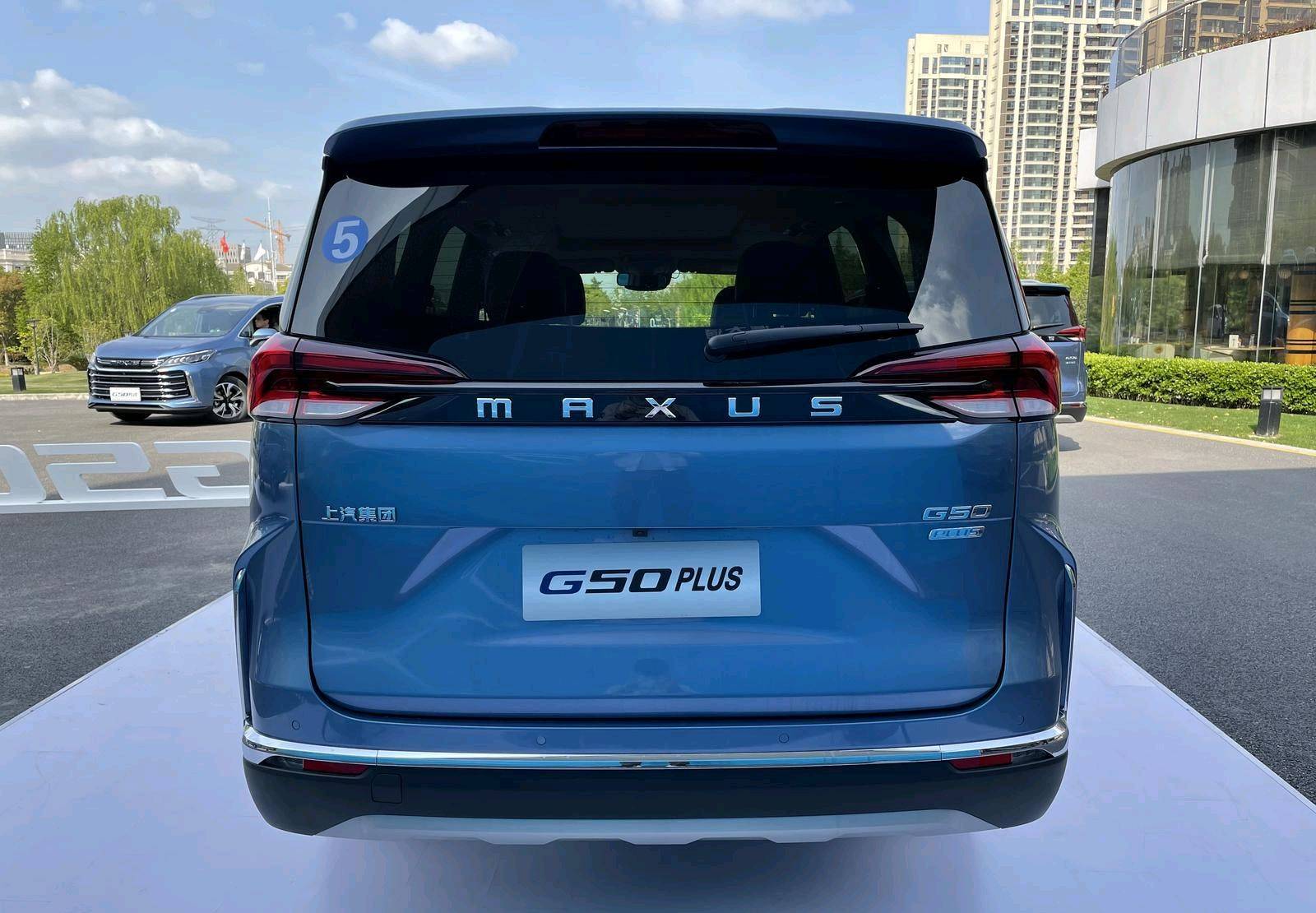 精致媲美奥德赛实拍全新大通g50plus预售11万轴距超28米