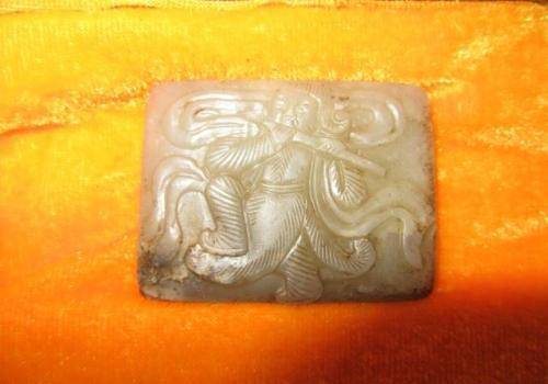 雕刻大师排名_大师雕刻极品翡翠挂件(3)