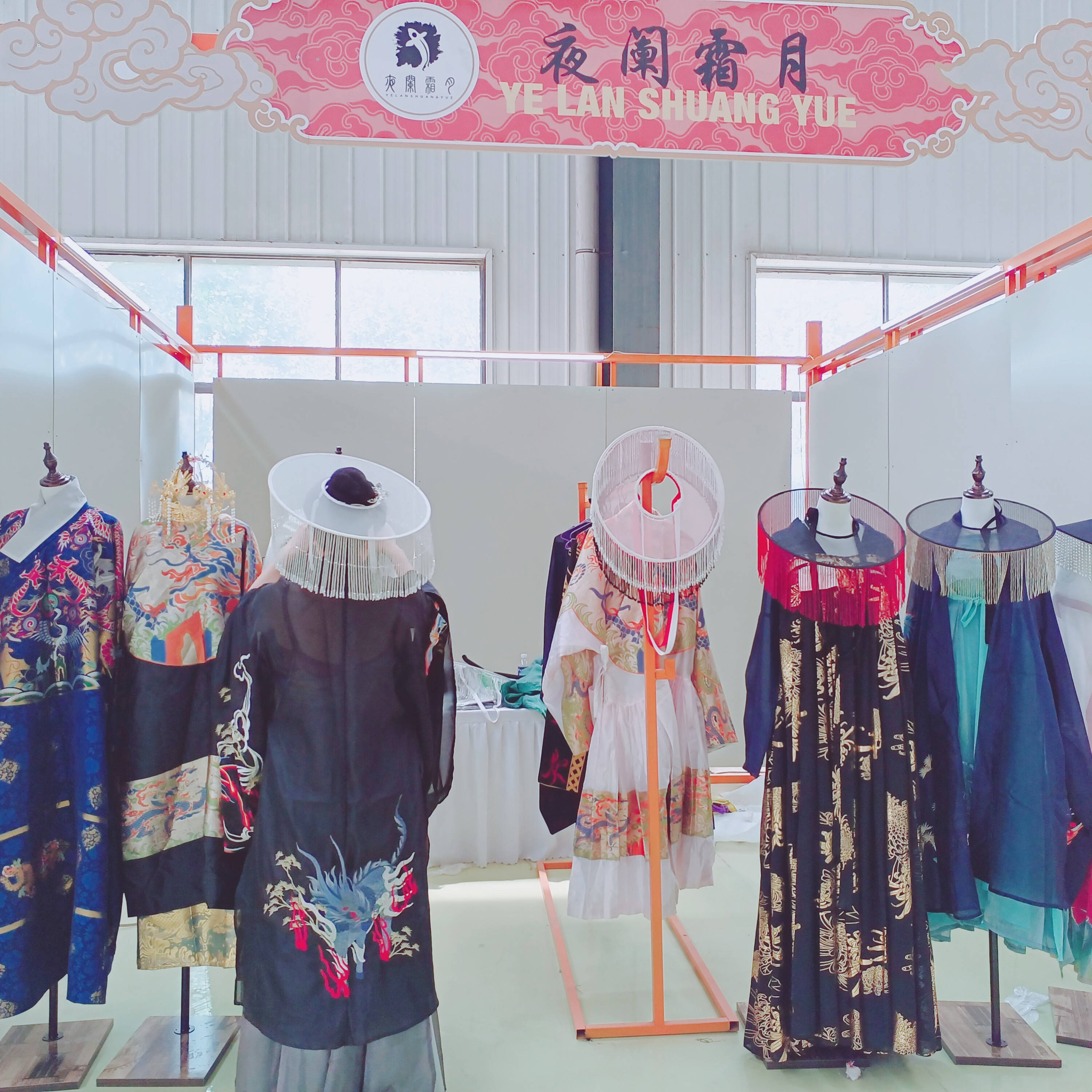 汉服之都照耀修武千年古县重放光芒记汉服之都董事长陈朕冰修武行